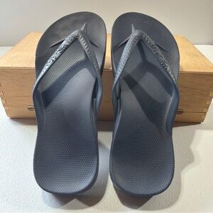 Archies Flip Flops Mens 7 Womens 8 Gray Thong Sandals Shoes No Signs Of Wear